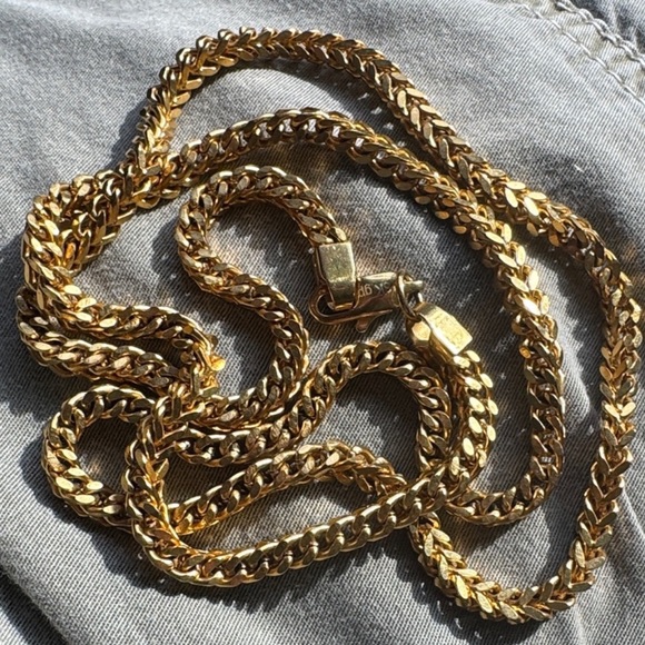 18kGoldPlated Square Chain Link NecklaceGG Colecction